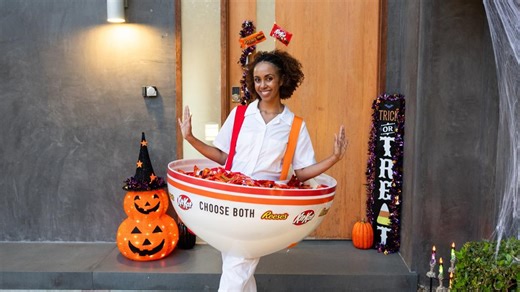 The Hershey Company debuts new 'human candy bowl' costume