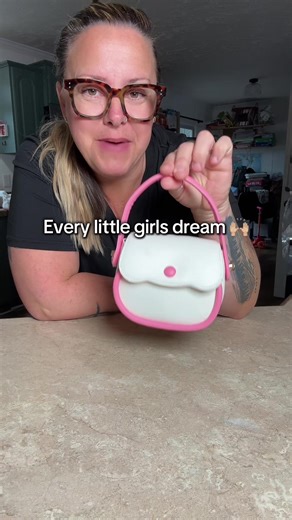 This is so darn sweet #girlythings #girlspurse #purse #kidstoys #girlstoy