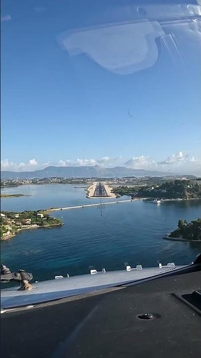 BOEING 737 INSANE Landing in Corfu Greece Runway 34 Cockpit View