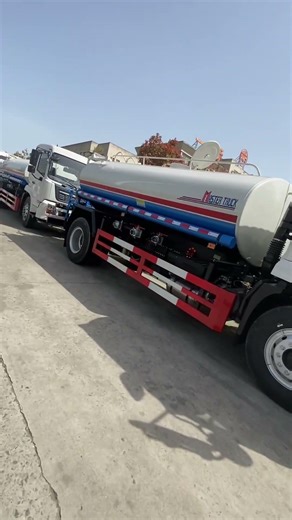 Powerful 6-Wheel Water Truck in Action: Road Dust Control Demo! #WaterTruck #ConstructionEquipment