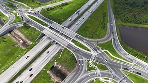 Hyper-Laptop-Video von Diamant-Kreuzung in Florida: Stockvideos & Filmmaterial (100 % lizenzfrei) 3621475339 | Shutterstock