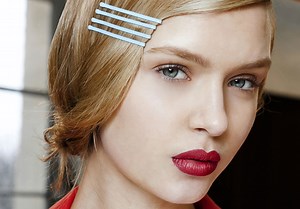 Comment utiliser une épingle à cheveux - Elle