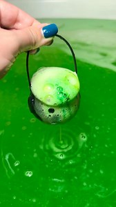 WITCHES BREW POTION BATH BOMB DROP💚✨ #bath #bathbomb #bathbombdemo #bathbombdrop #bathbombs #559 #bathtime #glitter #bathbombaddict #halloween #witch #potion | soapcute_california