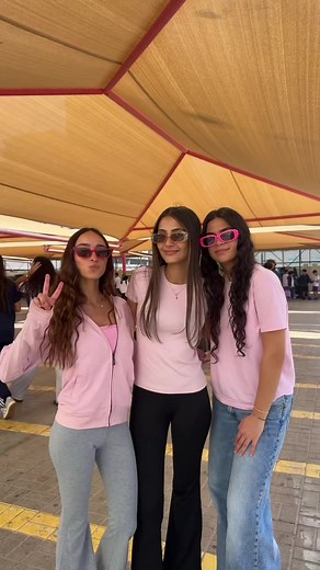 Seniors of 2026 Celebrate Pink October at LSQ