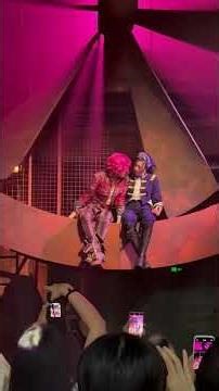 I love the interaction between Vi & Cait in the immersive musical show "arcane: battle of two cities