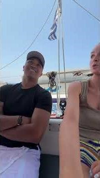 I think I’m a cat person now? 😻 #vlog #travel #mykonos #comewithme #husbandwife #traveltok #boatday