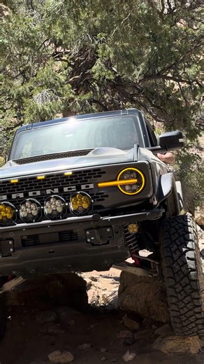 Is a Bronco on Portals the perfect setup? What are your thoughts? #turnoffroad #trailmilitia