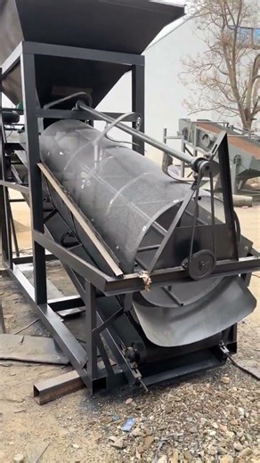 Type 30 enlarged drum screening machine in operation
