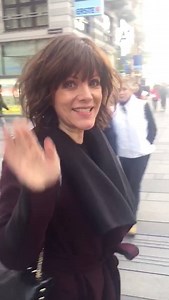 Lieben Gruß aus Wien! :) | Birgit Schrowange