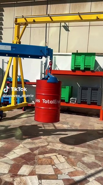 🔵 Fourche Télescopique pour Chariot Élévateur Optimisez la manutention de vos charges lourdes jusqu’à 3000 kg grâce à une potence extensible jusqu’à 3726 mm. 🔹 7 positions de réglage 🔹 Angle ajustable (0° / 13° / 26°) 🔹 Crochet orientable 360° 🔹 Fixation rapide et sécurisée 📱 0560977541 📧 info@innovexalgerie.com 🌐 www.innovexalgerie.com #industrie #Innovex #MachineIndustrielle #Packaging #Manutention