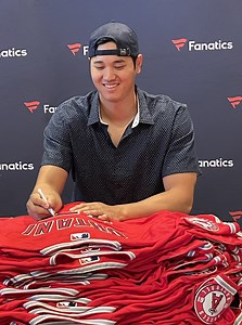 Shohei Ohtani Autographs Now a Fanatics Exclusive