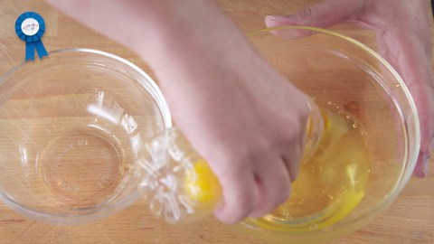 How to remove a yolk