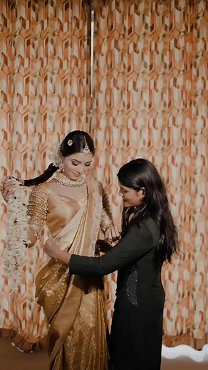 Radhika Kaushal | A vision in silk, gold,and Grace -the south indian bride in all her glory🪷✨ Mua@__radhika.makeover__ Muse @ishiiika.09 Shoot by... | Instagram