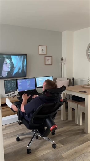 Introducing the ALLVIA 14″ Triple Laptop Screen Extender! This setup features plug-and-play FHD IPS screens, adjustable mounting, and 0–180° rotation for versatility. With 14″ FHD IPS screens (1920×1080), enjoy ~300 nits brightness and a 72% NTSC color gamut. This triple monitor extender adds two extra screens to your laptop, creating an efficient 3-monitor configuration. It's compatible with Windows, ChromeOS, Linux, and full-featured Type-C phones. Plus, connectivity options include Type-C to 