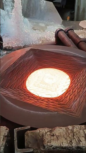 Mesmerizing Glass Blowing Process Creates Intricate Design