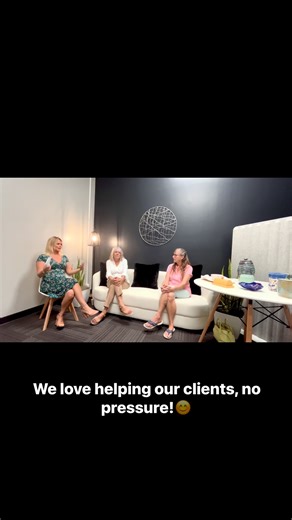 Navigating Medicare can be confusing, but with the right guidance, it doesn’t have to be stressful. In this Boomers on the Couch moment, our client shares how Suzanne helped her explore her options and feel confident about her choice. 💙 We’re here to educate, explain, and empower not pressure. #Medicare #insurancebenefitnavigators #JoinIBN | Insurance Benefit Navigators