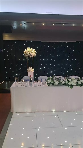 💙 TOP TABLE & CAKE DISPLAY 💙 #bonnieweddingsandevents #weddingstyling #weddingsignage #toptabledecor #toptable #caketable #welcomesign #tableplan #tableplanideas #scottishweddinginspo #weddingdecorideas #tableplans #edinburghweddings #Edinburghevents