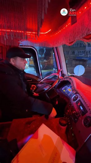 Nevşehir Belediyesi on Instagram: "Gerçekten Çok Uğraşıyoruz;🐝 Yaşadığımız şehri tanımak; sokaklarını, hafızasını, kültürünü, geçmişini ve ruhunu anlamakla başlar. Rasim Başkan’la çalışmak ⌚️kavramını ortadan kaldırmak demektir… 🙏♥️"