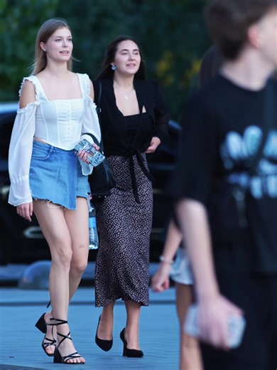 Ukraine 🇺🇦 City Walks Full of Life 🚶‍♀️🫰🧡✨💥💯💫 #streetexploration #cityvibes #travelguide #localculture #creatorsearchinsights