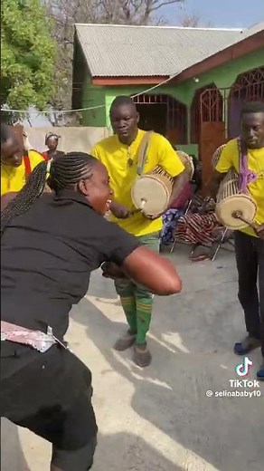 Hot African Guligo Drums & Dance Finale