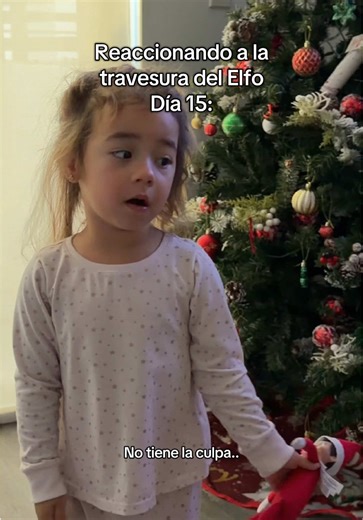 El elfo hizo una travesura pero él no tuvo la culpa 🤷🏼‍♀️ #elfontheshelf #niñosdetiktok #parati #elf #fypシ