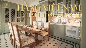 🤔 Hàng Việt Nam chất lượng quốc tế là như thế nào? Để trả lời câu hỏi trên, chắc chắn phải kể đến chất lượng của nguyên vật liệu chế tác. Với bàn ăn Lancashirean & Ghế Floral, dường như những gì cao cấp nhất đều được Celestine lựa chọn sử dụng để hoàn thiện nên không gian vừa tinh tế lại vừa sang trọng! ◼️Phần khung của bộ bàn ghế được chế tác từ gỗ sồi Mỹ nhập khẩu loại 1, mang tới sự chắc chắn, bền bỉ, không cong vênh và mối mọt. ◼️Chiếc ghế Floral được trang bị đệm mút K43 bọc vải nỉ Bỉ cao 