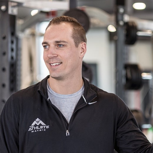 Complex training can be a very powerful method to help volleyball players jump higher. It is NOT THE FIRST LAYER TO YOUR TRAINING. In your initial training phase you want to improve your strength, stability, movement patterns, and some introductory plyometric/speed exercises. As you get stronger Complex Training can become a very valuable method to help you add inches on your vertical jump. Here are some important details regarding Complex Training: ✅ Strength/Power exercise (1st exercise) betwe