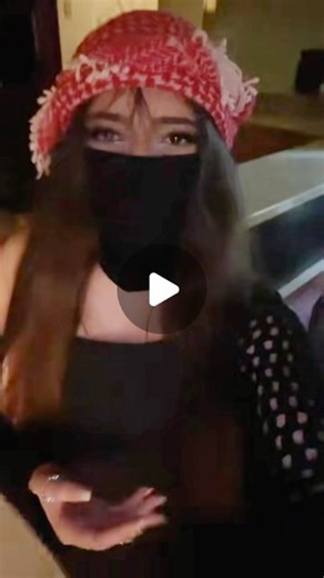 vina on Instagram: "🧏🏻‍♀️"