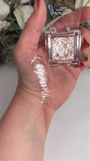 🛼 Gavissi Beauty® | New! Meet ‘Bombshell’ Ultra Shimmer single eyeshadow. Now available! 🤩✨💫 #eyeshadow #singleeyeshadow #duochromeeyeshadow... | Instagram