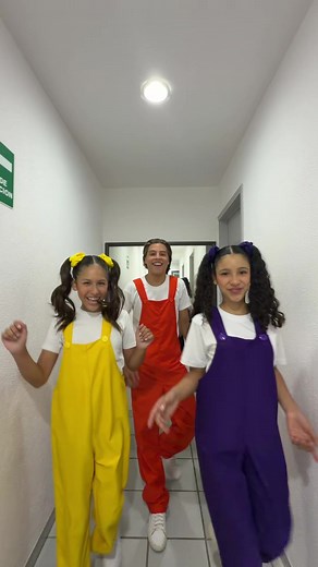 ¡Seguimos con el trend de este Hit!💛🧡💜 ¿Qué otro trend hacemos?👀 @Diana Salas @Zacatv #chikitoonz #fyp #parati