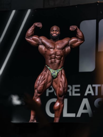 3.7K views · 122 reactions | QUINTON ERIYA BEASTWOOD GUEST POSING #musculation #bodybuilding #mrolympia #motivation #gym | Gregory Brahim | Facebook