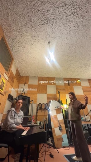 Julia Wieniawa vocal training "opera get ready for me"