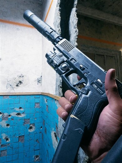 Hyper detailed reloading animation in cod 23 #mw3 #warzone #cod #callofduty