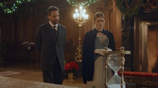 Hallmark Debuts 'A Grand Biltmore Christmas' Movie Trailer Starring Holland Roden & Niall Matter - Watch Now!