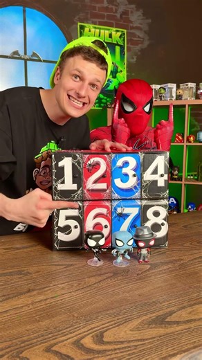 Человек Паук зол на меня !!