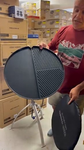 New CADAC Braai Grid 2 JUST UNPACKED 💪💪 CADAC Skottel Braai - Grid 2 (For Original CADAC Skottel Braai) Unleash the full potential of outdoor cooking with the CADAC Skottel Braai - Grid 2. Designed specifically for the Original CADAC Skottel Braai, this grid is the perfect addition to elevate your outdoor dining experience. Whether you're grilling, stir-frying, or simmering, the Skottel Braai offers exceptional versatility, making it ideal for any adventure. Key Features: Grill Size: Ø 45cm Ma