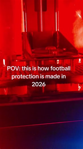 POV: football protection isn’t made in old factories anymore… it’s printed. 🖨️🏈 Welcome to 2026. #POV #TikTokSports #FutureOfFootball #3DPrinting #SportsTech