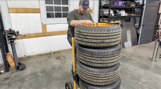 Watch Foldable Hydraulic Material Lift Winch Stacker | install and use on Amazon Live