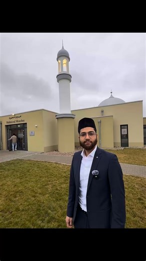 Today we are here in Erfurt-Marbach, located in East Germany, to celebrate the opening ceremony of the Mahmood Mosque. The Jama’at faced a lot of opposition here, but as Allah has promised, enemies will turn into friends — and this is what we witness today. | Der wahre Islam
