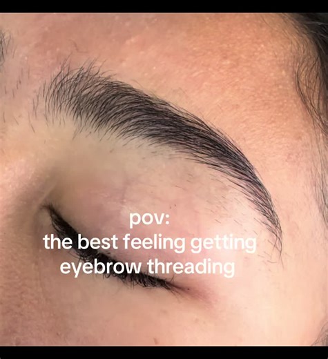 Simple clean up the brows! The best feeling when you’re getting your eyebrows threaded! #eyebrowsonfleek #threadingeyebrows #labrows #browsonfleek #browshaping