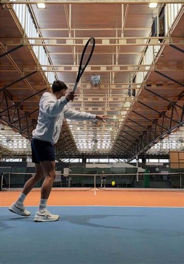 Indoor session at home 🥶 #tennis #tennisplayer #tenniscoach #singapore #janxotennis