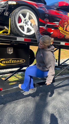 Not as easy as it seems 😂 . . #driftcar #driftgirl #cargirl #drifting #370z #cars #formuladrift #nissan370z #racecar #nissan #cartrend #trending #viraltrend #girls #girlboss #womeninspiringwomen #womensupportingwomen #womenempowerwomen #queening | Alexis Proffitt