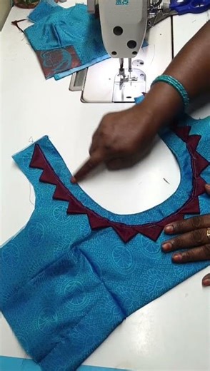 30 Sec la Simple & Trending Neck Design | Easy Blouse Neck Stitch 🔥