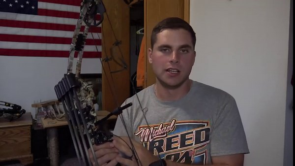 Creative XP Compound Bow and Arrow for Adults and Youth – Hunting Bow Archery Set with 4 Arrows, Fully Adjustable for Women and Youth 30-70 LBS, 24.5-31”, 320 FPS Speed, 5 Pin Sight, Quiver