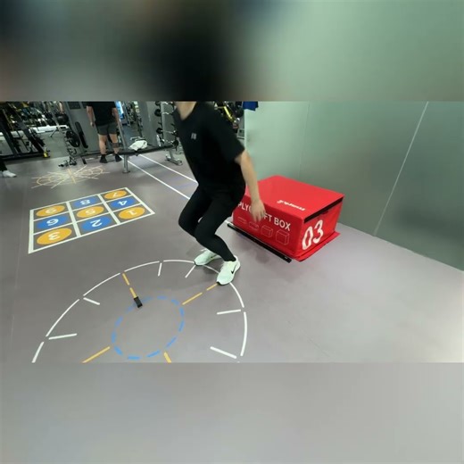 QUELING Jump, soar, cross the pole! Every high jump is a competition with oneself