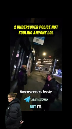 𝗦𝗧𝗥𝗘𝗘𝗧𝗖𝗔𝗠 𝗨𝗞 - 𝗩𝗜𝗥𝗔𝗟 𝗩𝗜𝗗𝗘𝗢𝗦 on Instagram: "Video by @samobadtv . Plain-clothes police officers are not the same as undercover officers. Plain-clothes officers are regular police carrying out normal duties without a uniform. Undercover officers are specially trained, used for serious investigations, and are rare. Most members of the public will never knowingly encounter an undercover officer. In the UK, police officers must identify themselves when they use police powers. If