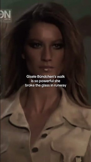 Valentino 2003 #runway #catwalktour #fashion #supermodel #catwalk #valentino #giselle