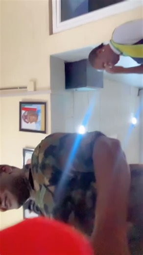 MamaPee on Instagram: "3HOURS💔💔💔PLSSS ALLOW ME VENT😞🙂‍↕️‼️ But on a second thought Why won’t they treat us as animals🤣??? Shey No b Nigerians again??? Lollz That’s y sometimes I cringe at the phools who say everyone has a choice🤣🤣💔💔 Phoooooooooooooool‼️‼️‼️ In this case where we’re all drowning the ONLY choice is to save us all‼️ phooool it’s not to drink water ‼️ Greedy Mofos and Docile youths=Zoo Nation🇳🇬💔💔 3hours like sardines and everybody moves on🤣 Damn🤣🤣💔 only in my count