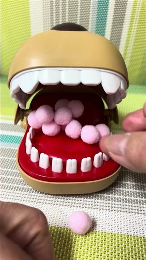 The brown puppy want to eat pink cotton ball candy #asmr #viral #short