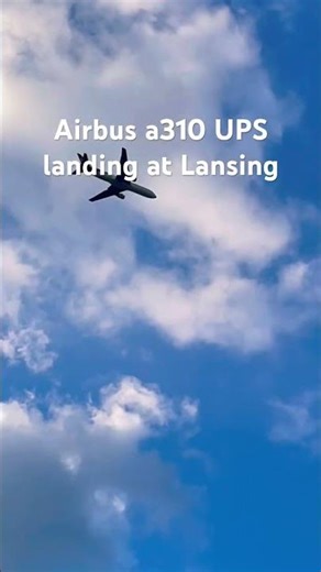 Airbus A310 landing at Lansing